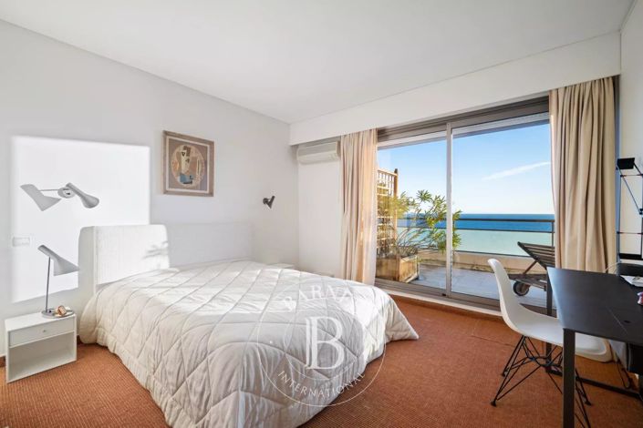 Image No.10-3 Bed Apartment for sale