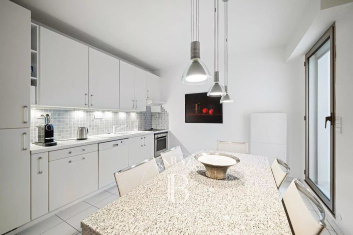 Image No.8-3 Bed Apartment for sale