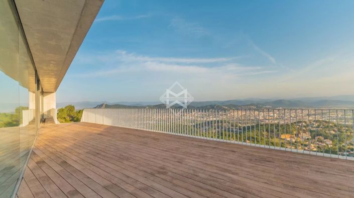 Image No.4-5 Bed House for sale