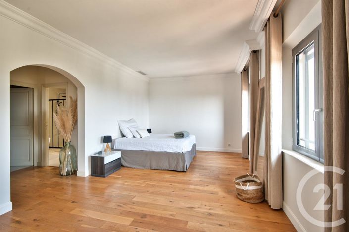 Image No.10-4 Bed House for sale