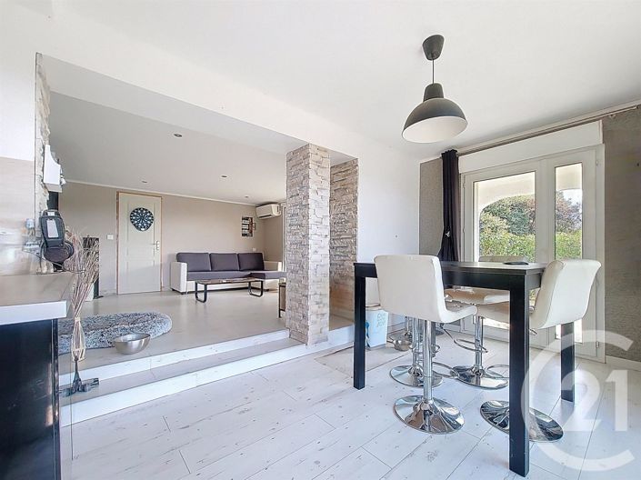 Image No.19-4 Bed House for sale