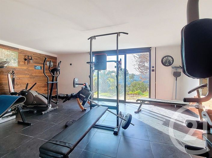 Image No.25-4 Bed House for sale