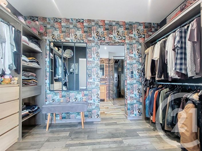 Image No.8-4 Bed House for sale