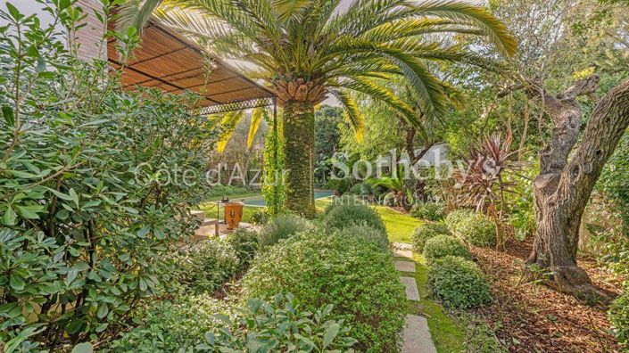 Image No.17-6 Bed Property for sale