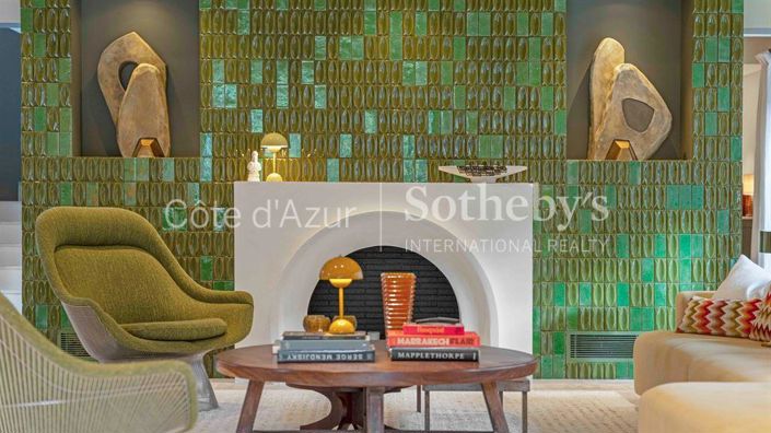 Image No.18-6 Bed Property for sale