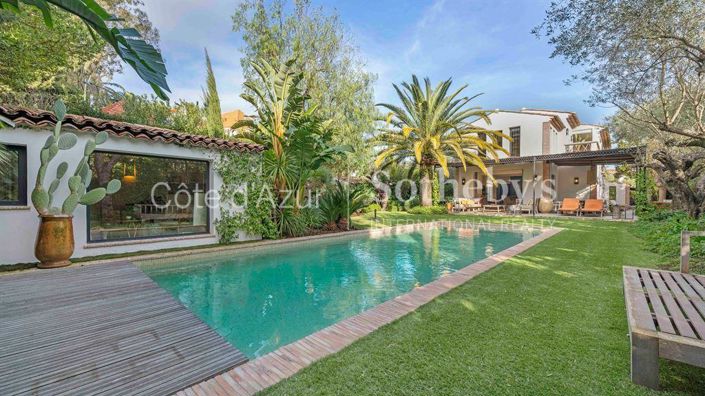 Image No.2-6 Bed Property for sale