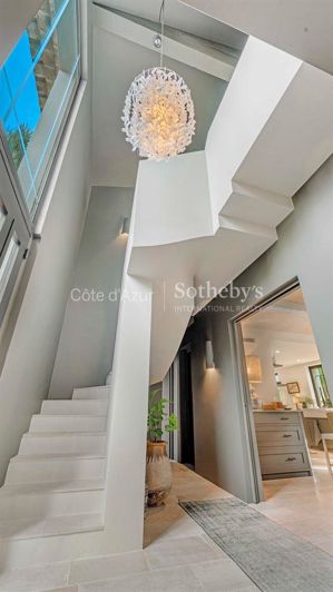 Image No.9-6 Bed Property for sale