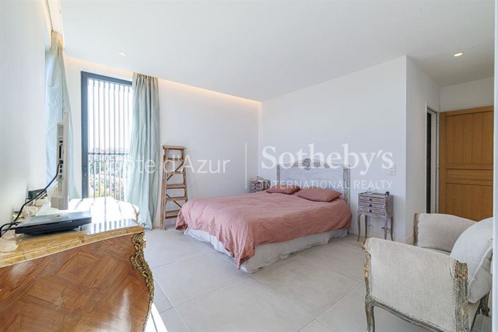 Image No.12-4 Bed House for sale