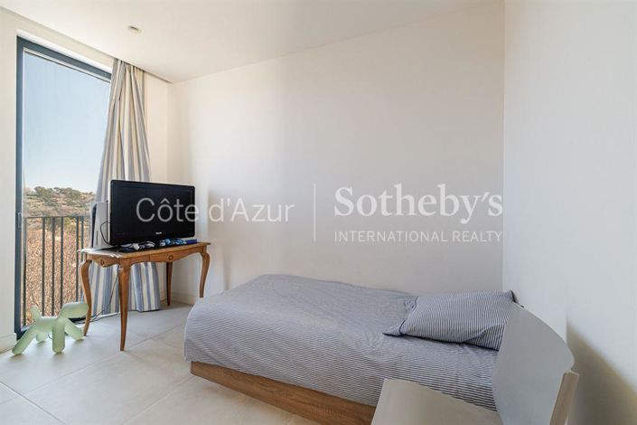 Image No.13-4 Bed House for sale