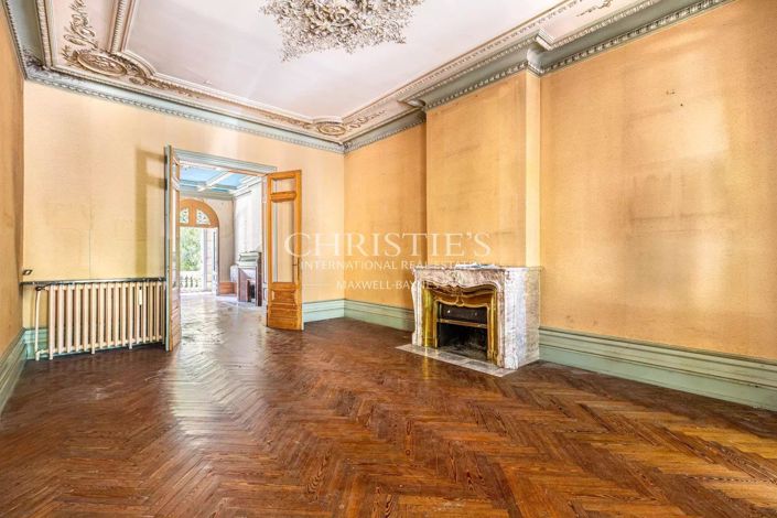 Image No.2-6 Bed House for sale