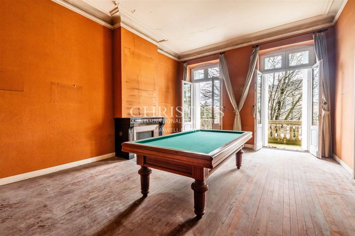 Image No.8-6 Bed House for sale