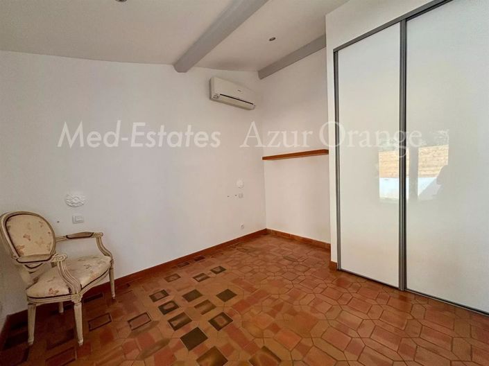 Image No.14-2 Bed House for sale