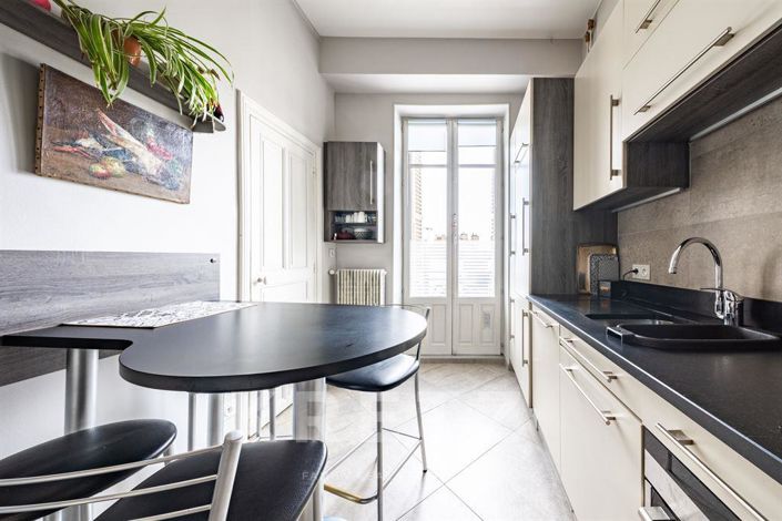 Image No.5-5 Bed Apartment for sale