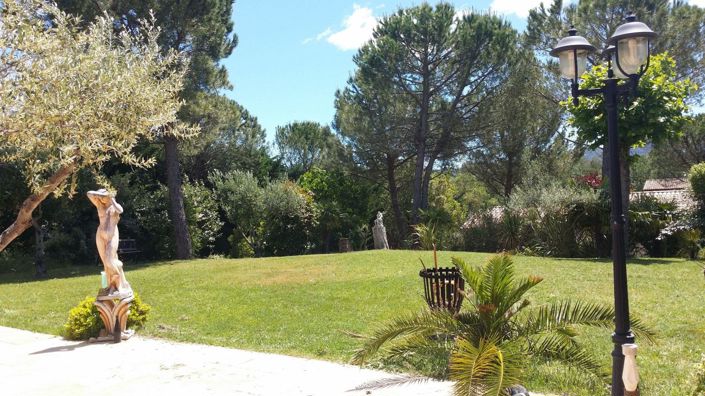 Image No.19-7 Bed House for sale