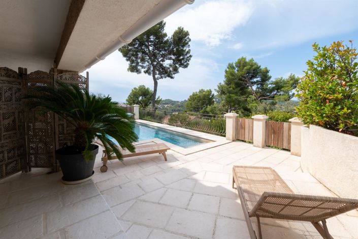 Image No.7-5 Bed House for sale