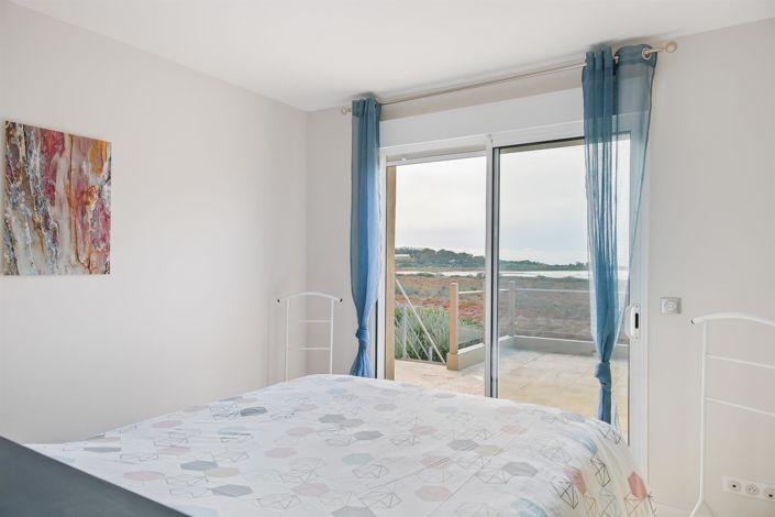 Image No.5-5 Bed House for sale