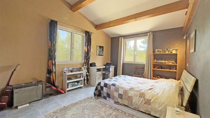 Image No.7-5 Bed House for sale