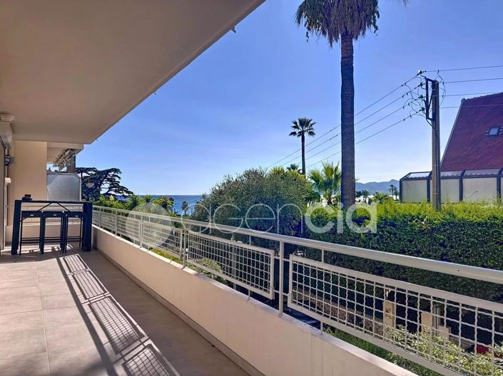 Image No.2-Appartement de 2 chambres à vendre à Cannes