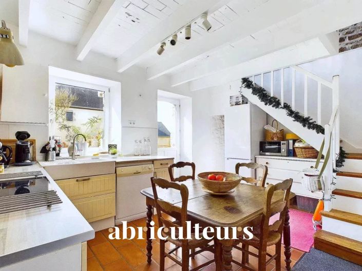 Image No.6-5 Bed House for sale