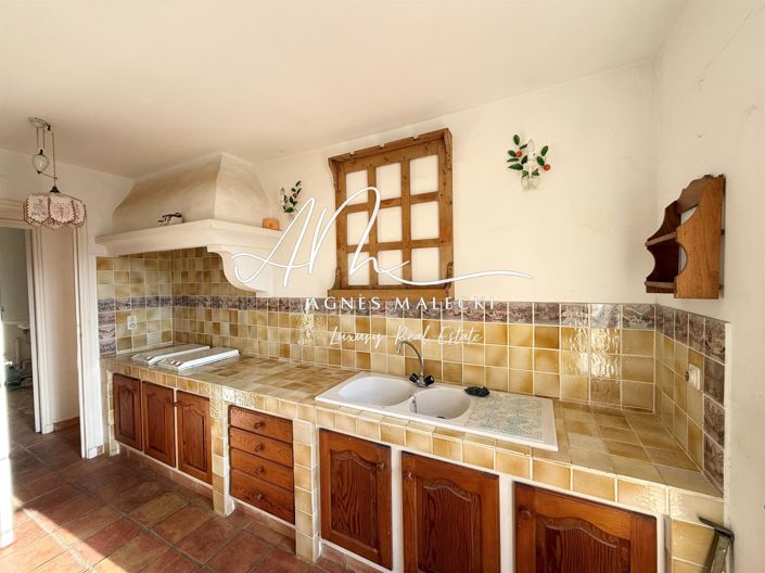 Image No.6-3 Bed House for sale