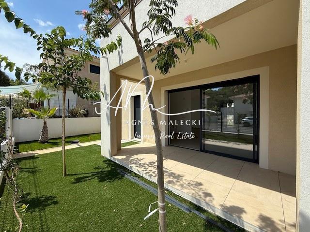 Image No.8-3 Bed House for sale