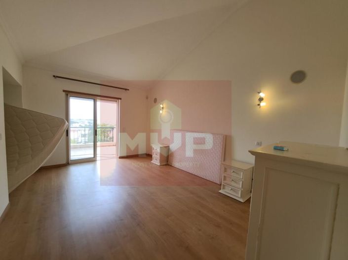 Image No.17-3 Bed Apartment for sale