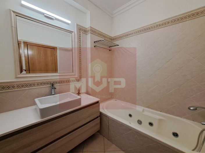 Image No.20-3 Bed Apartment for sale
