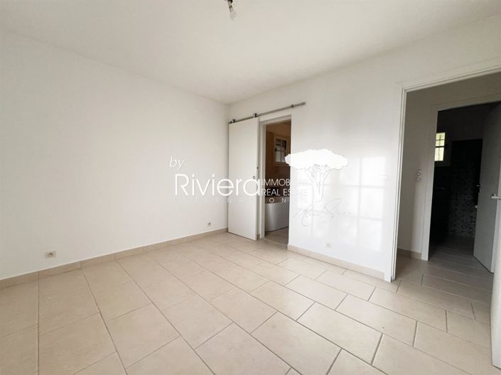 Image No.7-5 Bed House for sale