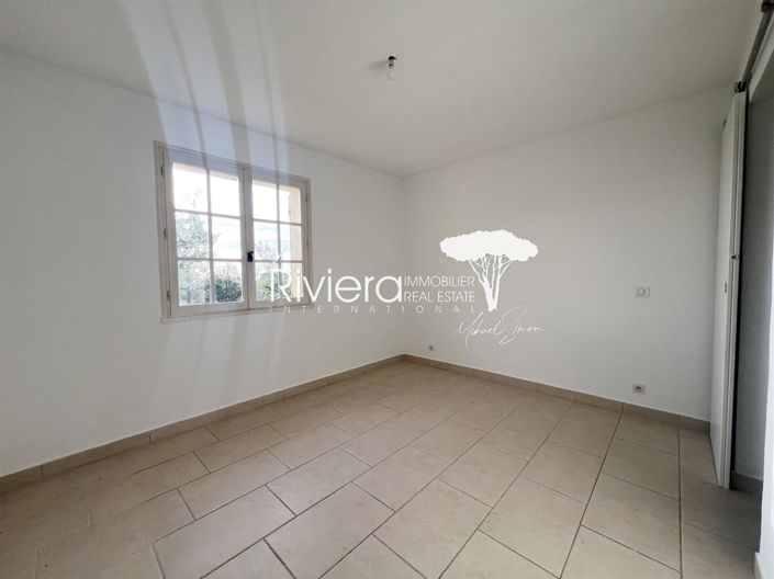 Image No.9-5 Bed House for sale