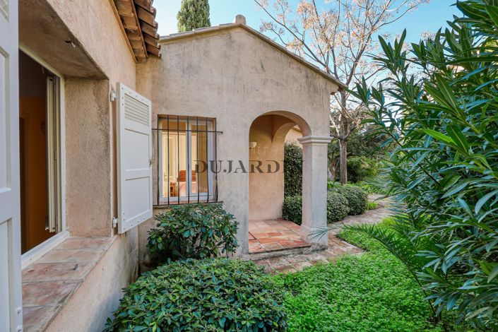 Image No.2-4 Bed House for sale