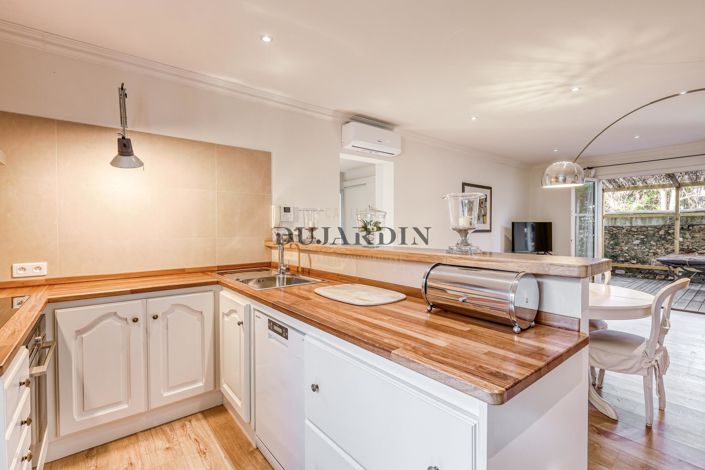 Image No.4-4 Bed House for sale