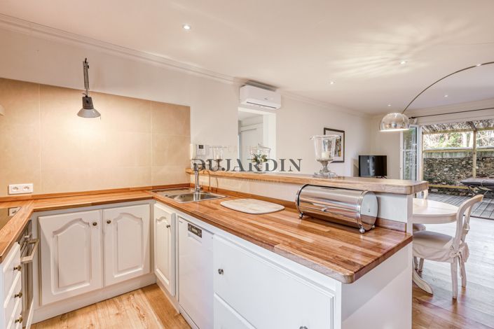 Image No.4-4 Bed House for sale
