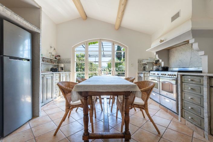 Image No.14-4 Bed Property for sale