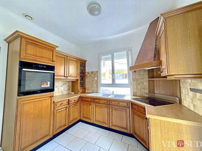 Image No.5-2 Bed House for sale