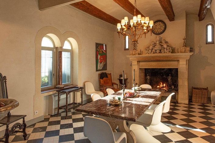 Image No.9-6 Bed House for sale