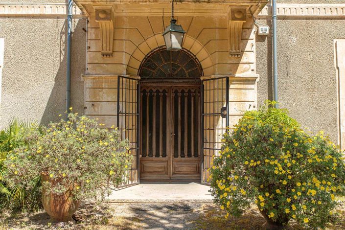 Image No.10-5 Bed House for sale