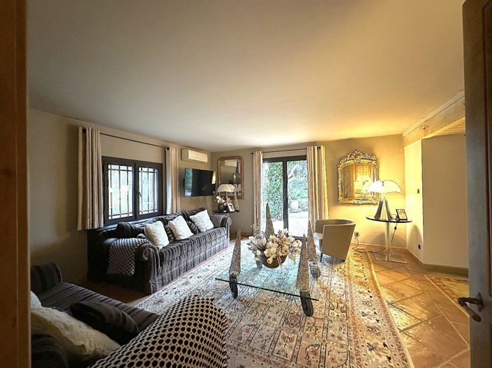 Image No.8-4 Bed House for sale