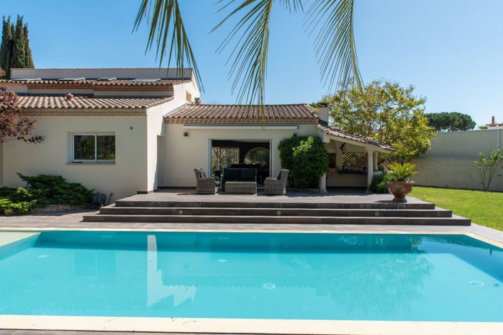 Image No.3-5 Bed House for sale