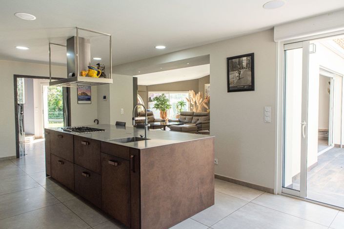 Image No.5-5 Bed House for sale