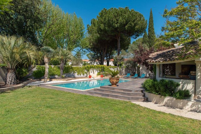 Image No.6-5 Bed House for sale