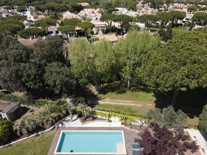 Image No.8-5 Bed House for sale