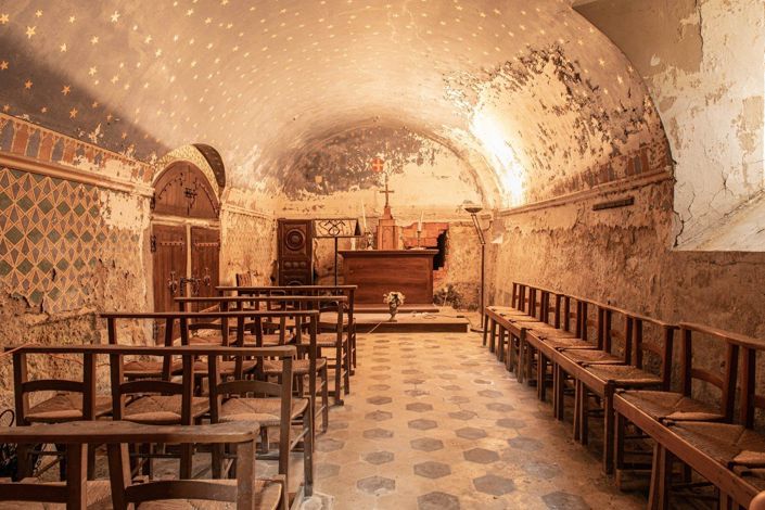 Image No.12-8 Bed Property for sale