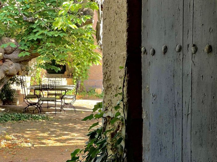 Image No.4-8 Bed Property for sale