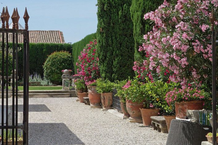 Image No.5-10 Bed House for sale