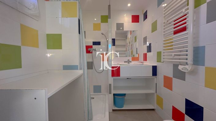 Image No.12-6 Bed House for sale