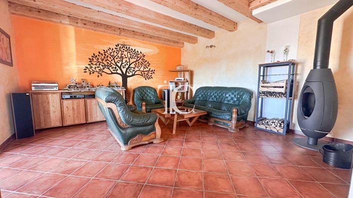 Image No.5-6 Bed House for sale