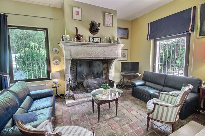 Image No.9-5 Bed House for sale