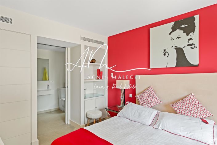 Image No.17-5 Bed House for sale