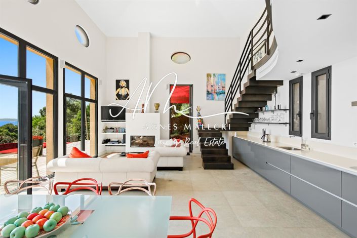 Image No.6-5 Bed House for sale