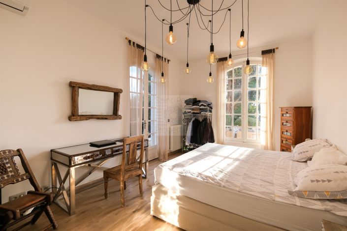 Image No.10-6 Bed House for sale